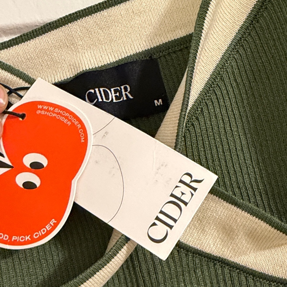 NWT Cider Olive and Cream Crop Top - Picture 2 of 4